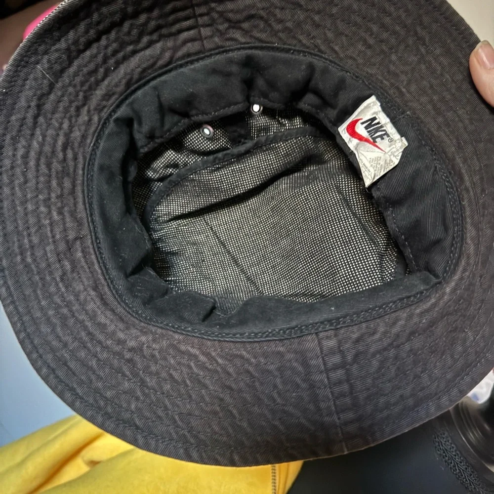 VTG Nike Black and White Bucket Hat - Picture 3 of 3